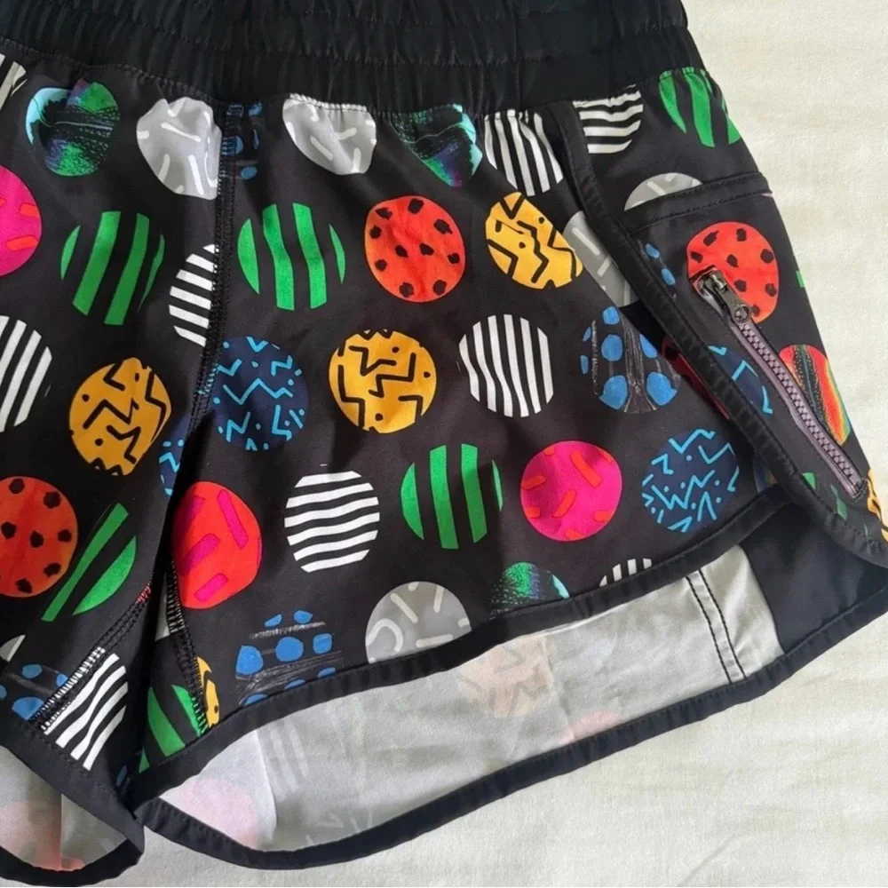 Lululemon Seawheeze Tracker Short ✨RARE✨ Circle Pills Print Size 10 EUC